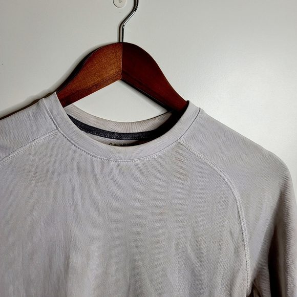 Starter Lightweight Performance Shirt. Perfect Condition! - Picture 2 of 4